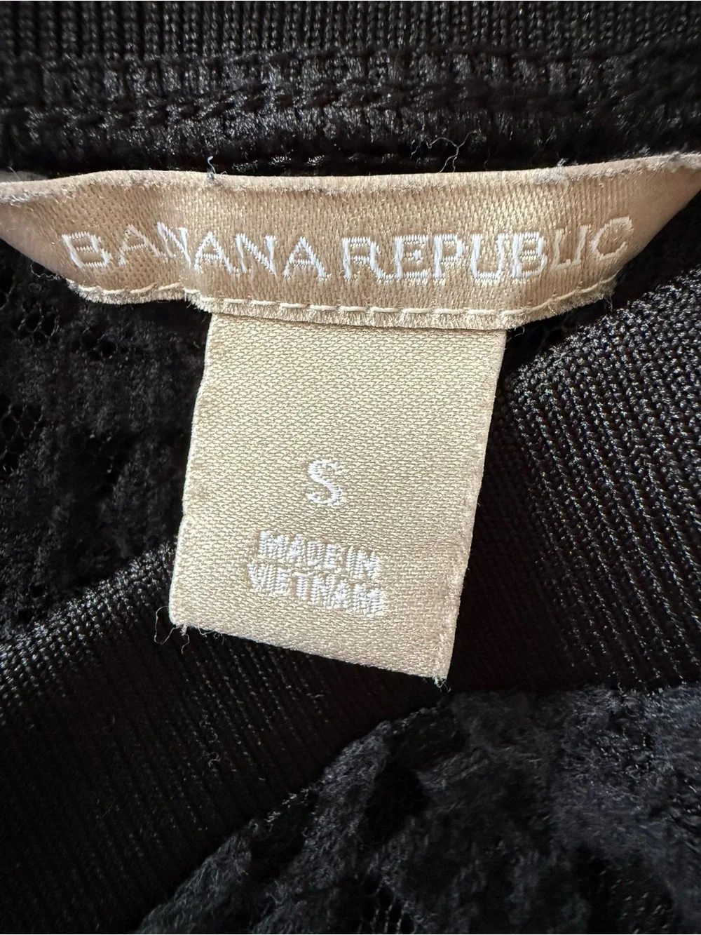 Banana Republic Women’s Black Lace Long Sleeve Top With Back Button Closure S